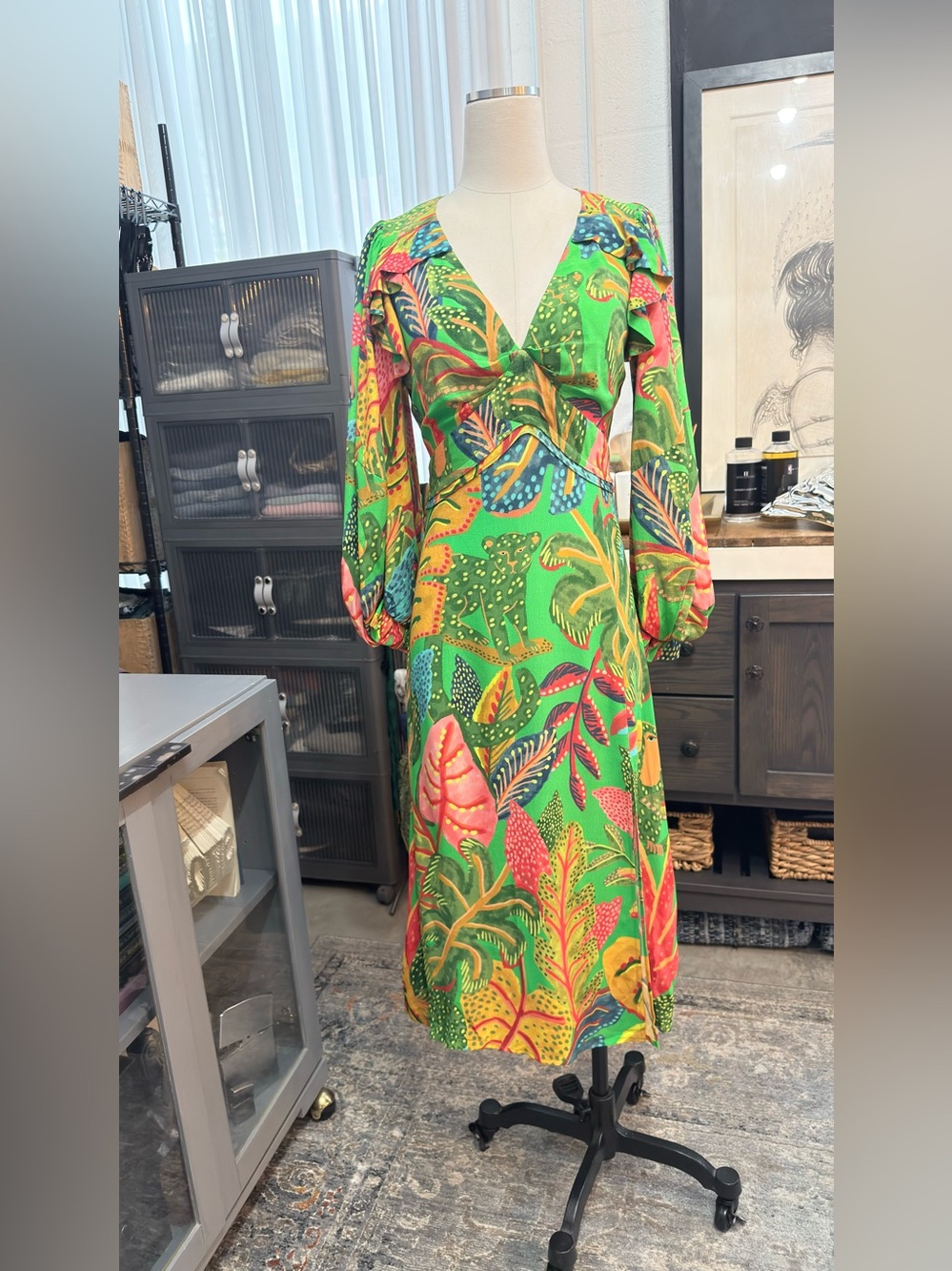 NWT FARM Rio Green Tropical-Print Plunge V-neck Midi Dress - Picture 8 of 11